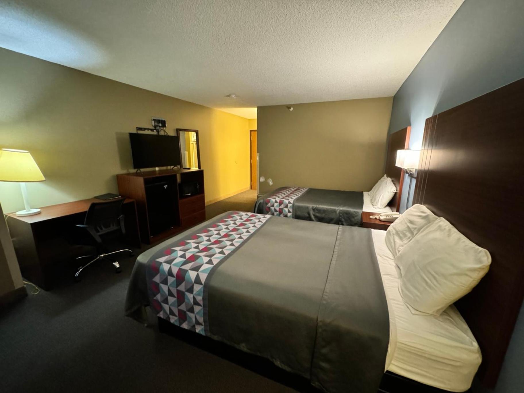 Western Inn Council Bluffs Room photo